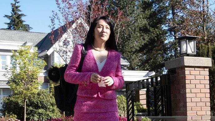 孟晚舟穿一整套香奈儿现身,这颜色就意味着不会轻易被打败,对此你怎么看?