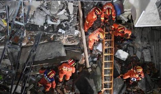 长沙自建房倒塌事故致53人遇难，此次事故的救援工作有多艰难？