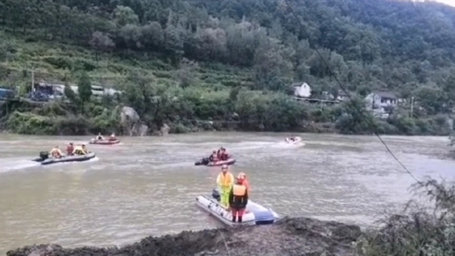 河南济源2名村干部被洪水冲走失踪,他们二人还有生还的希望吗?