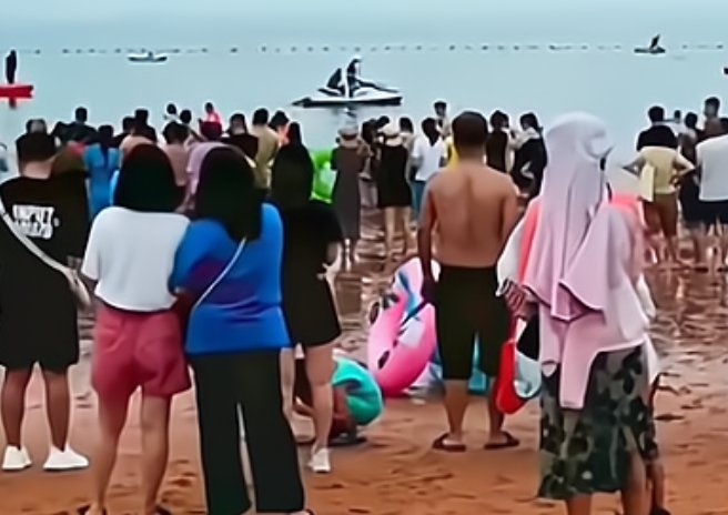 山东一家四口游玩时溺水，仅剩一个孩子存活，遇到溺水事故如何操作救援？