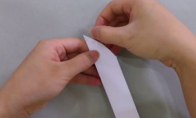 如何用a4纸折魔刀千刃？