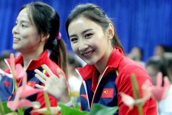 何雯娜梁超宣布订婚,奥运冠军被征服,有个光芒四射的另一半是什么体验?