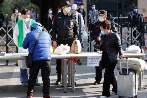 上海六家医院暂停门急诊服务，这背后的原因是什么？