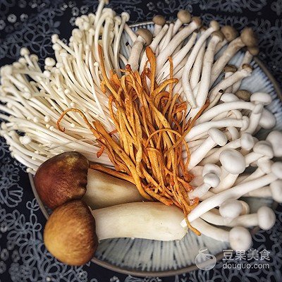 如何做美味的菌汤？