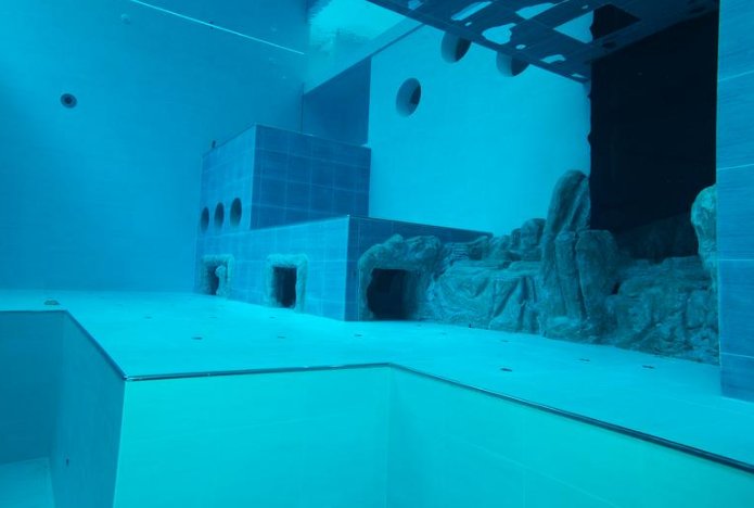 世界上“最深”的泳池，水面离底部有40米，你愿意去体验一番吗？