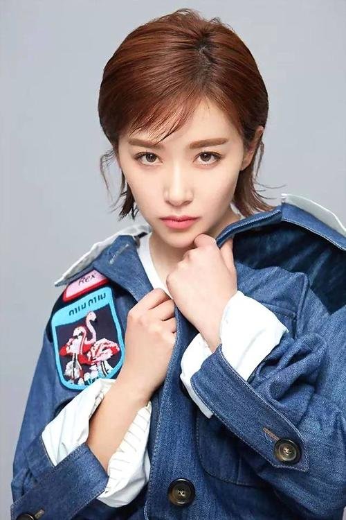 阚清子晒身份证向尚雯婕和玲花介绍自己,你觉得阚清子的国民度怎么样?