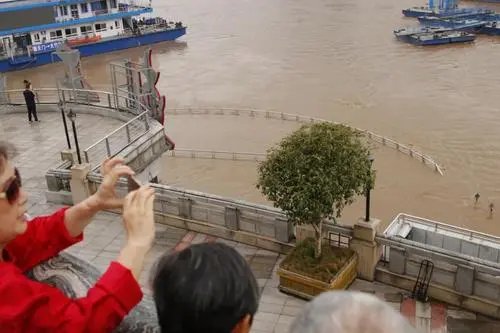 河北一地现1963年以来最大洪水,当地民众该注意哪些安全问题?