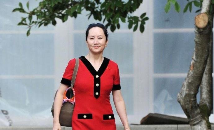 孟晚舟穿一整套香奈儿现身,这颜色就意味着不会轻易被打败,对此你怎么看?