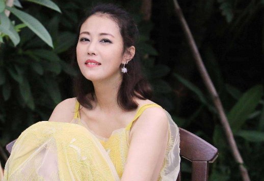 说要谈一场不结婚不生孩子的恋爱的周海媚如今怎么样了？