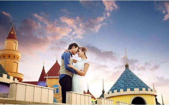 冉莹邹市明花式秀恩爱,三胎甜蜜不减,情侣之间浪漫的拥抱方式有哪些?