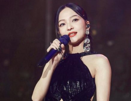 张韶涵和母亲反目,被闺蜜背叛,这些年到底经历了什么?