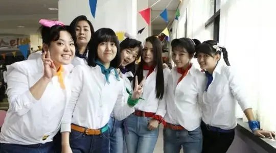 阳光姐妹淘这部电影讲述了一个什么故事？