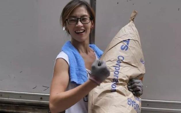 “搬运西施”朱芊佩，因颜值身材被富二代相中，她现状怎么样了？