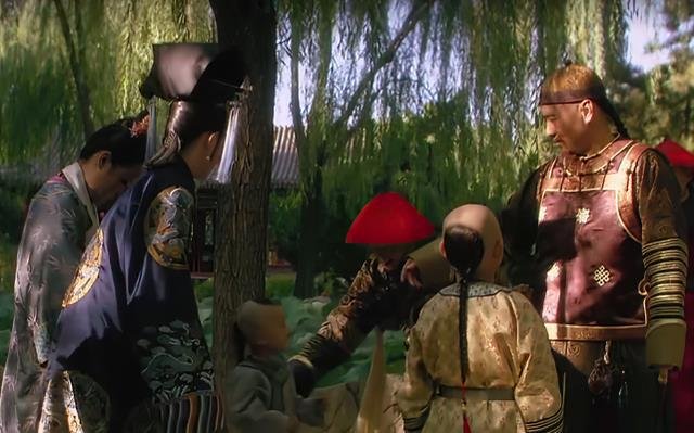 《甄嬛传》中,甄嬛的孩子弘瞻最后的结局如何?