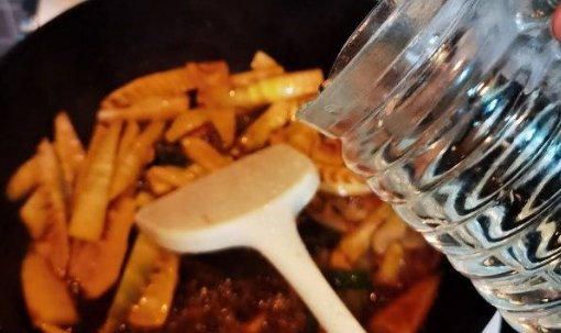 正宗油焖笋的做法