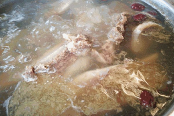 牛肉面高汤的做法