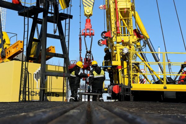 美国再度从叙利亚窃取石油，石油怎么偷？明抢吗？