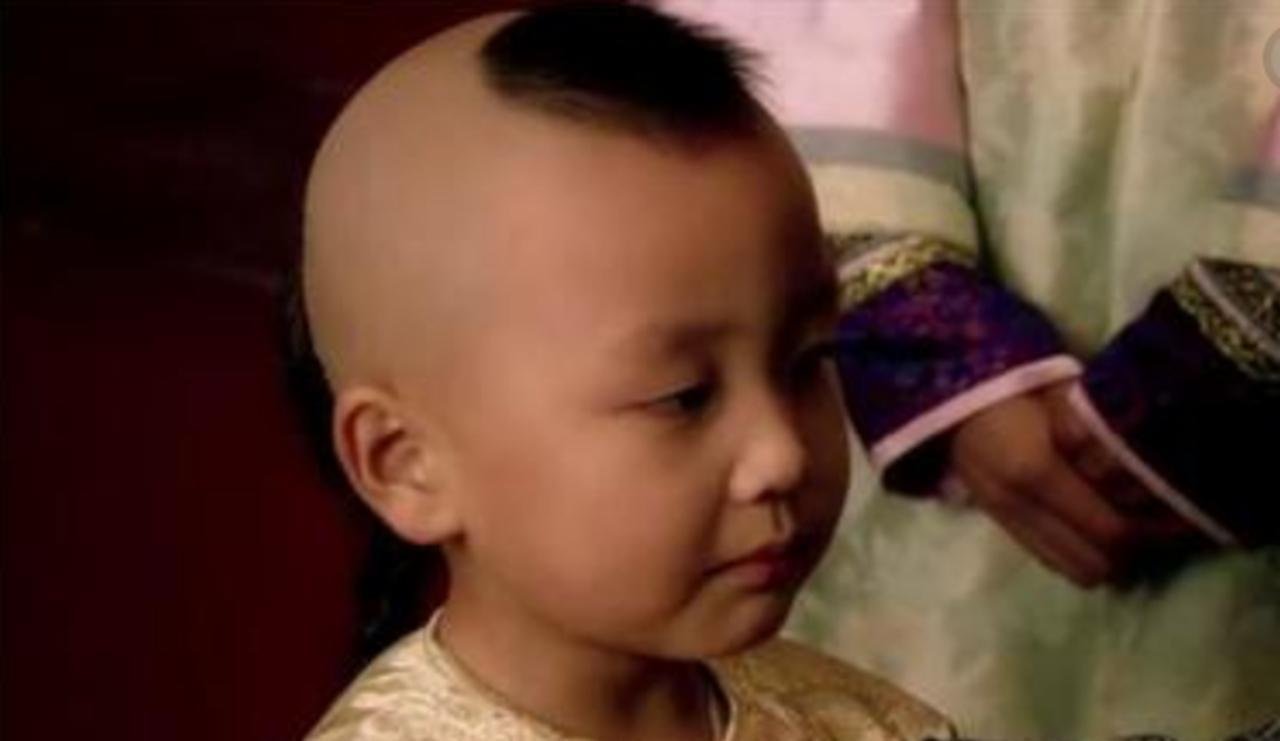 《甄嬛传》中,甄嬛的孩子弘瞻最后的结局如何?