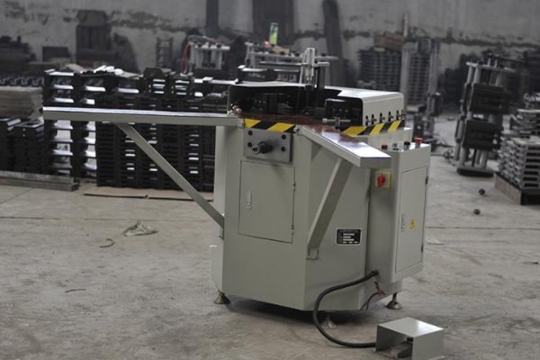 门窗厂需要哪些设备?