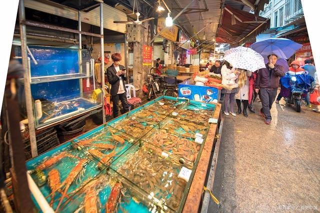 厦门八市在哪里?有什么好玩好看的地方么?可以简单说下么?