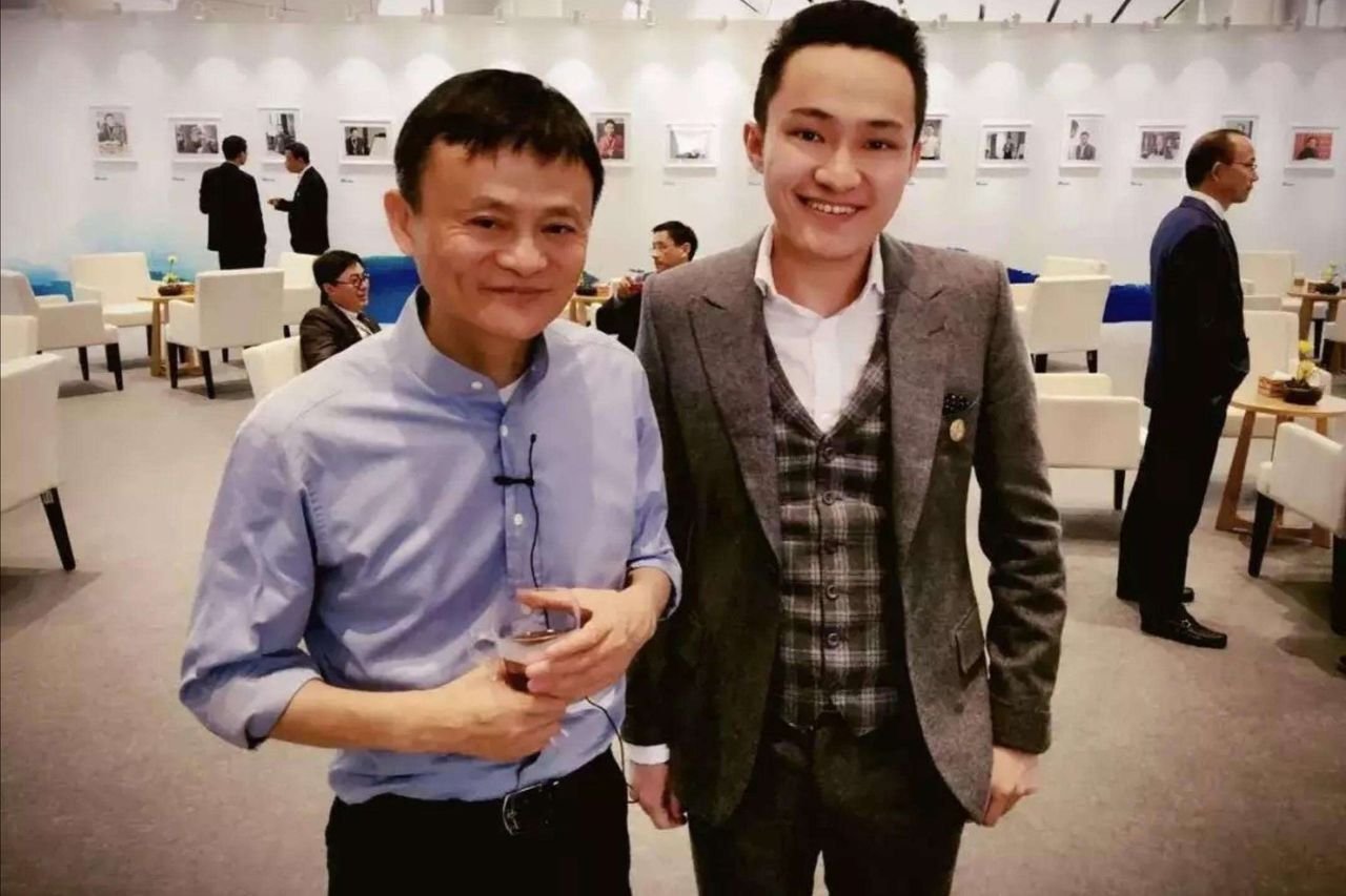 当初孙宇晨花天价拍的是与巴菲特共进午餐，为何两人如今却吃的是晚餐？