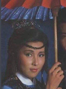 笑傲江湖中任盈盈是谁饰演