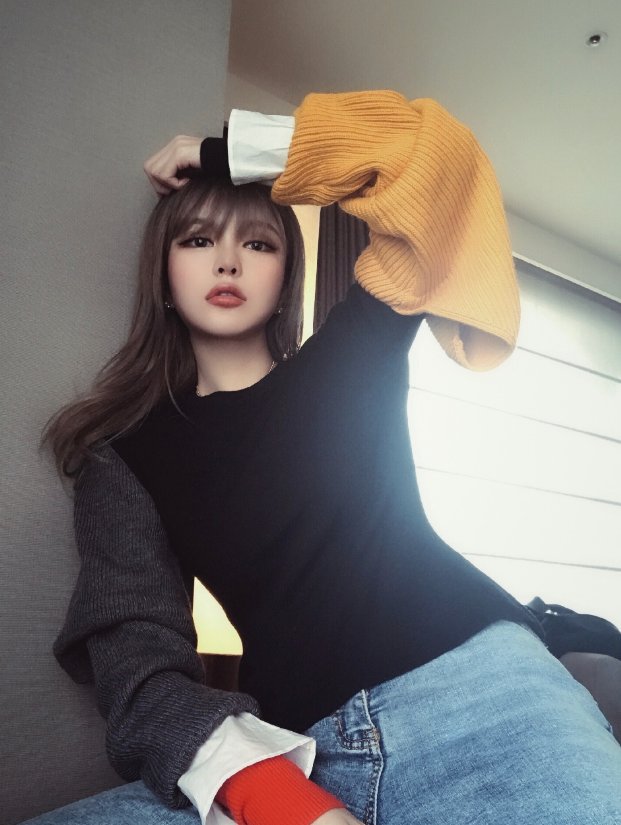 周扬青与安崎同框，她们俩个谁更美一些？