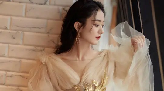 赵丽颖离婚后暴瘦！蚂蚁腰穿裤子瘦到用别针，离婚后的她过的怎么样？