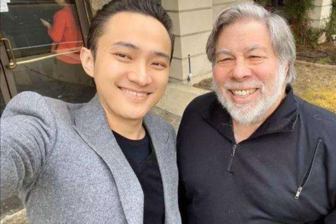 当初孙宇晨花天价拍的是与巴菲特共进午餐，为何两人如今却吃的是晚餐？