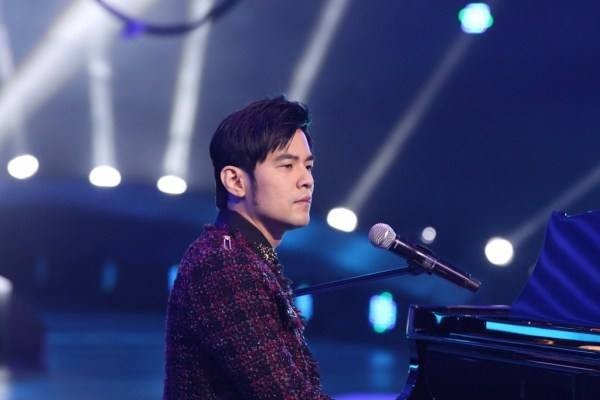 刘德华曾经打保安被大众夸奖,为何周杰伦骂保安却被全网嘲?