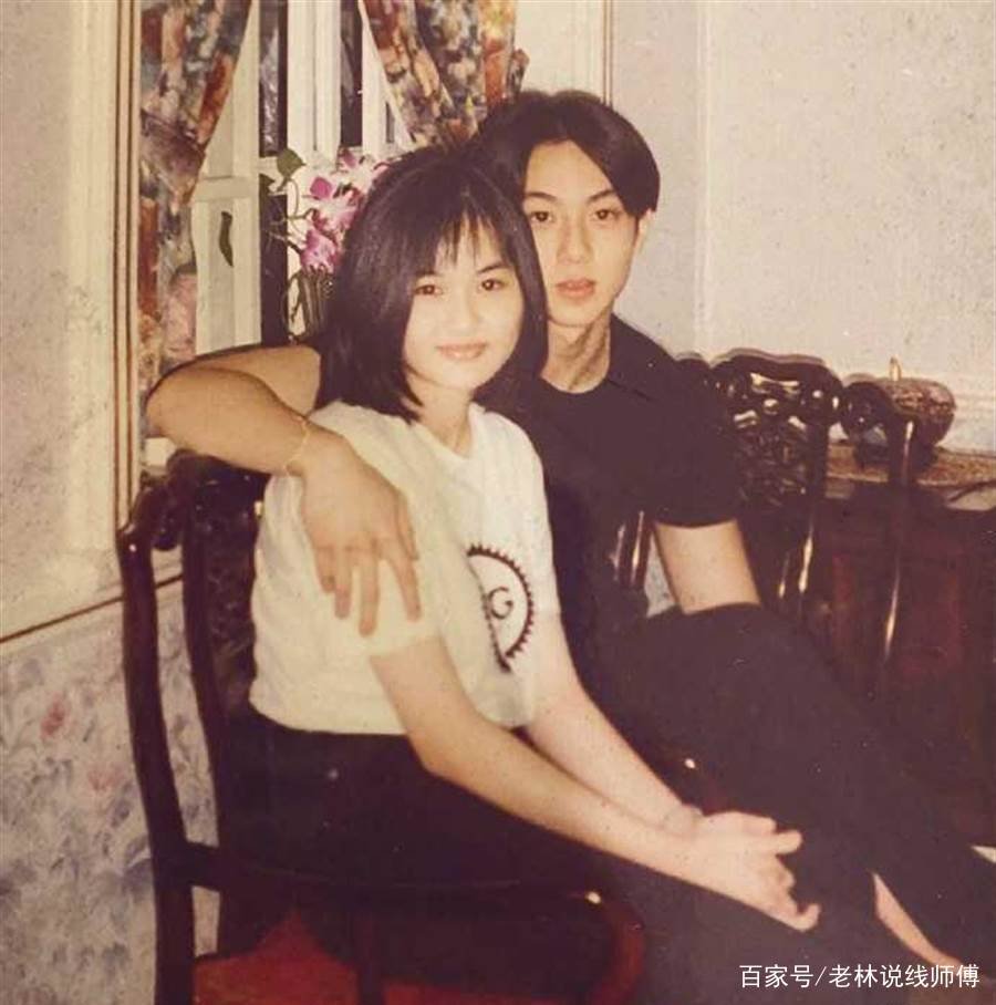 吴尊和她的美丽老婆林丽吟,当年为啥一人拍婚纱照?