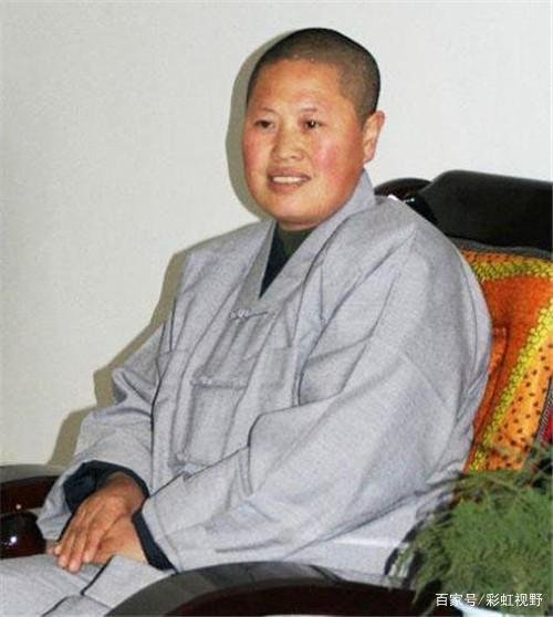 25年前,那个不顾父母劝阻,执意出家的清华才女,现状如何呢?