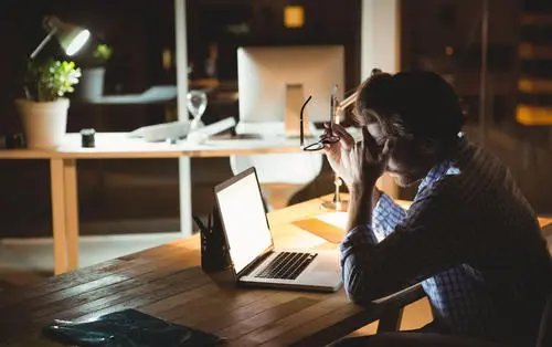 比亚迪员工因加班猝死,加班文化为何屡禁不止?