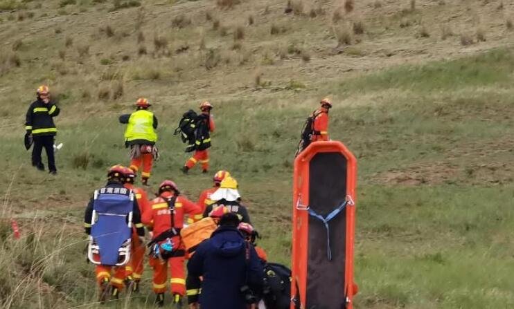 甘肃山地马拉松参赛者咬舌头保持清醒,幸存者都是如何存活下来的?