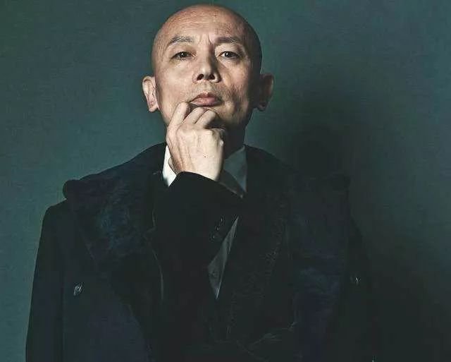 64岁葛优3岁儿子疑曝光，说好做丁克，转眼就“老来得子”，你怎么看？