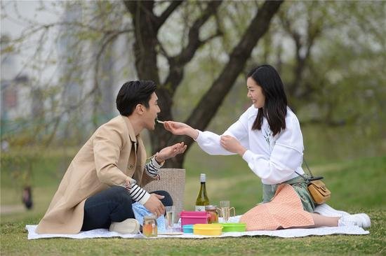 崔始源和刘雯什么关系?