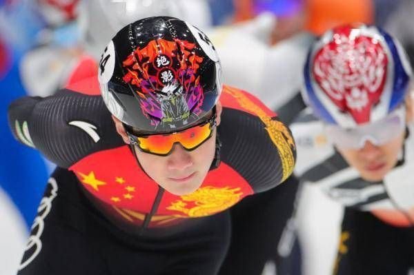 任子威夺冠后补交作业被移出群聊,这位冠军来自哪个学校?