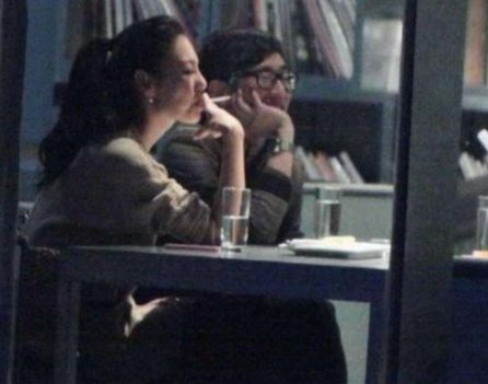 很多媒体曝出女明星私下抽烟的事情,对此你是怎么看的?