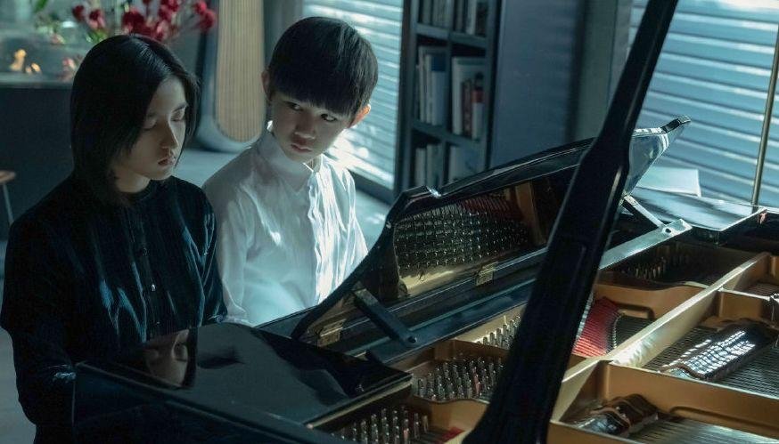 《秘密访客》票房过亿,该部影片值得一看吗?