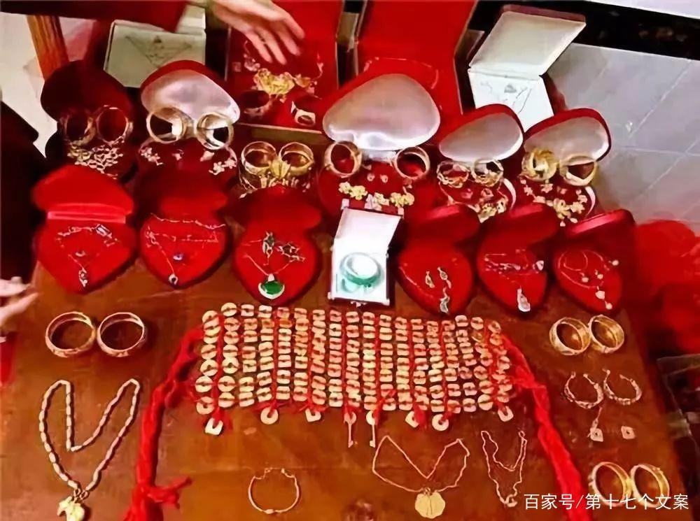 很多女生都打着爱的名义索取天价嫁妆,这种事该怎么制止?