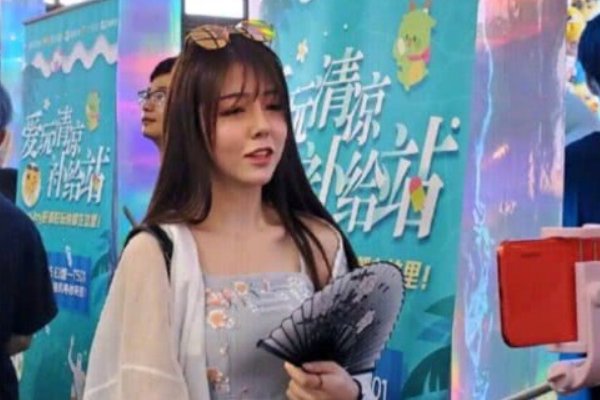 前两天爆火的乔碧罗殿下,为什么声音和人会有很大的区别?