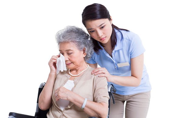 黑龙江一女公务员殴打年迈母亲被拘留,你如何看待女公务员的这一行为?