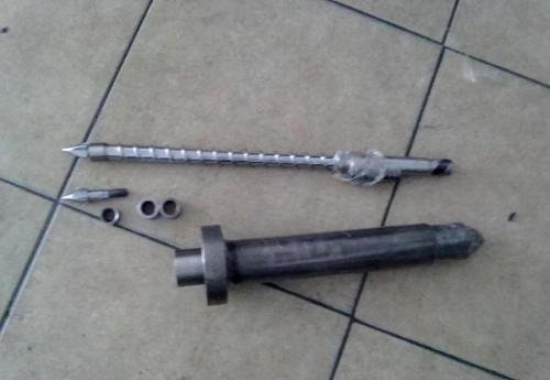 注塑机螺杆怎么拆卸(拆装),维修?