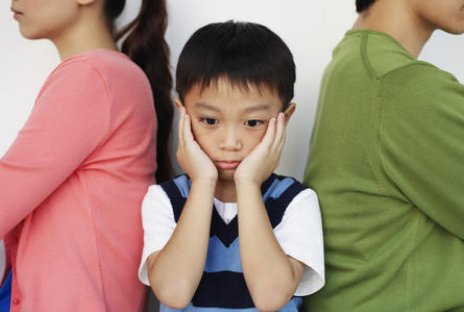 青岛一垃圾桶上,惊现一名女婴,背后究竟有什么难以启齿的艰难?