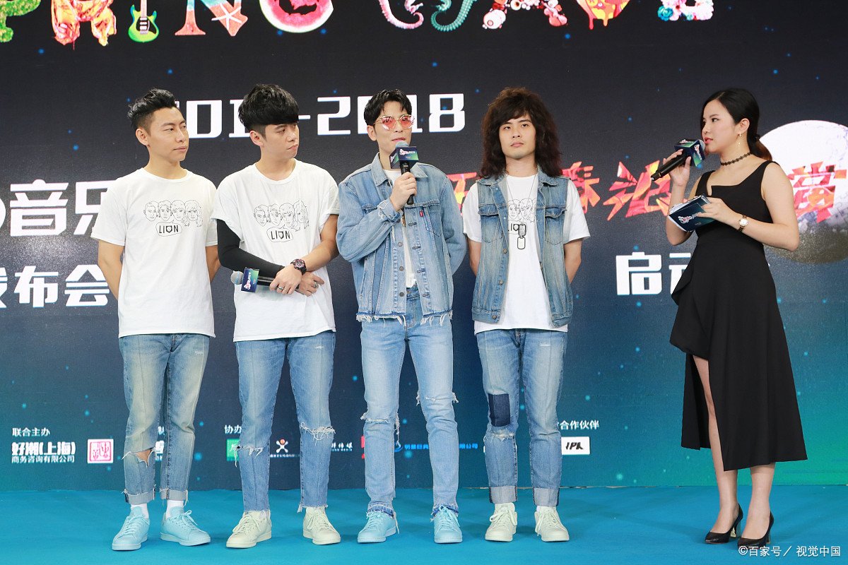 萧敬腾抵达成都就开始下起了暴雨,他与气象站究竟谁更靠谱?