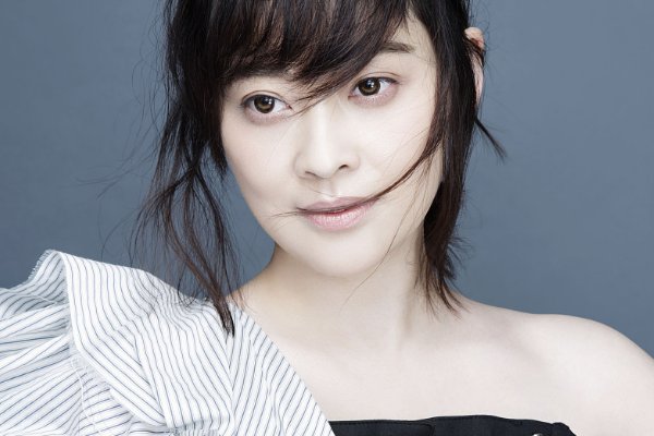 如何看待梅婷脚踩显示屏一事?