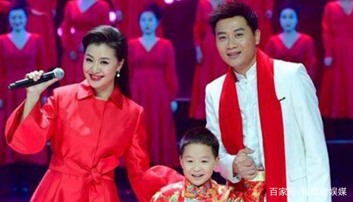 他五十三岁得子，第一次结婚是和学生李谷一，二婚是位音乐教授，他是谁呢？