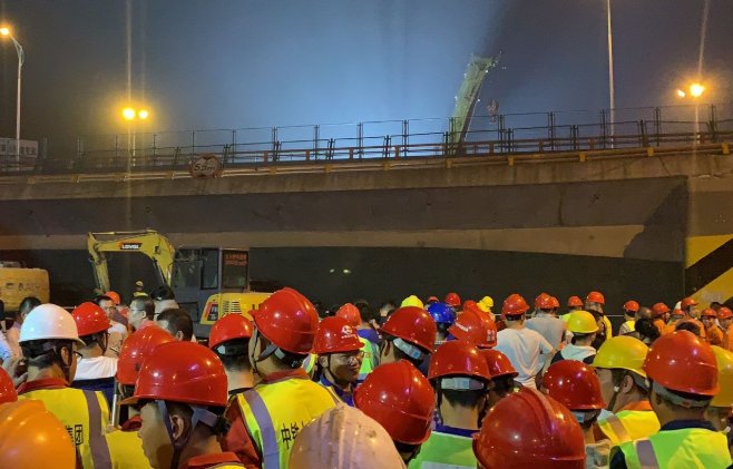 无锡高架桥坍塌是什么原因引起的？