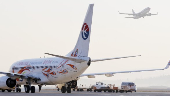 参与救援村民称东航客机完全解体,什么情况下飞机会突然解体?