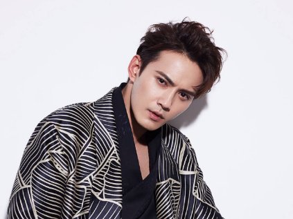 黄景瑜表示热巴一个眼神就很撩,有哪些男星喜欢热巴?